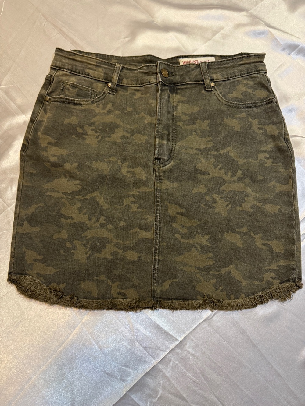Wishlist Olive Camo Denim Skirt Size: Large